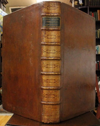 Item #B5212 C. Julii Caesaris que Extant (The Works of Julius Caesar). Julius Caesar, Samuel...