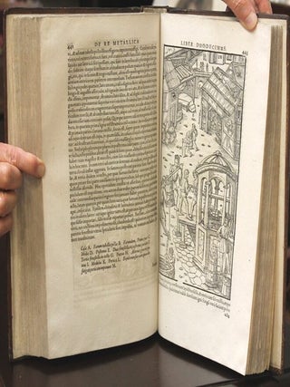 De Re Metallica libri XII. Quibus Officia, Instrumenta, Machinae, Ac Omnia Denique Ad Metallicam Spectantia, Non Modo…